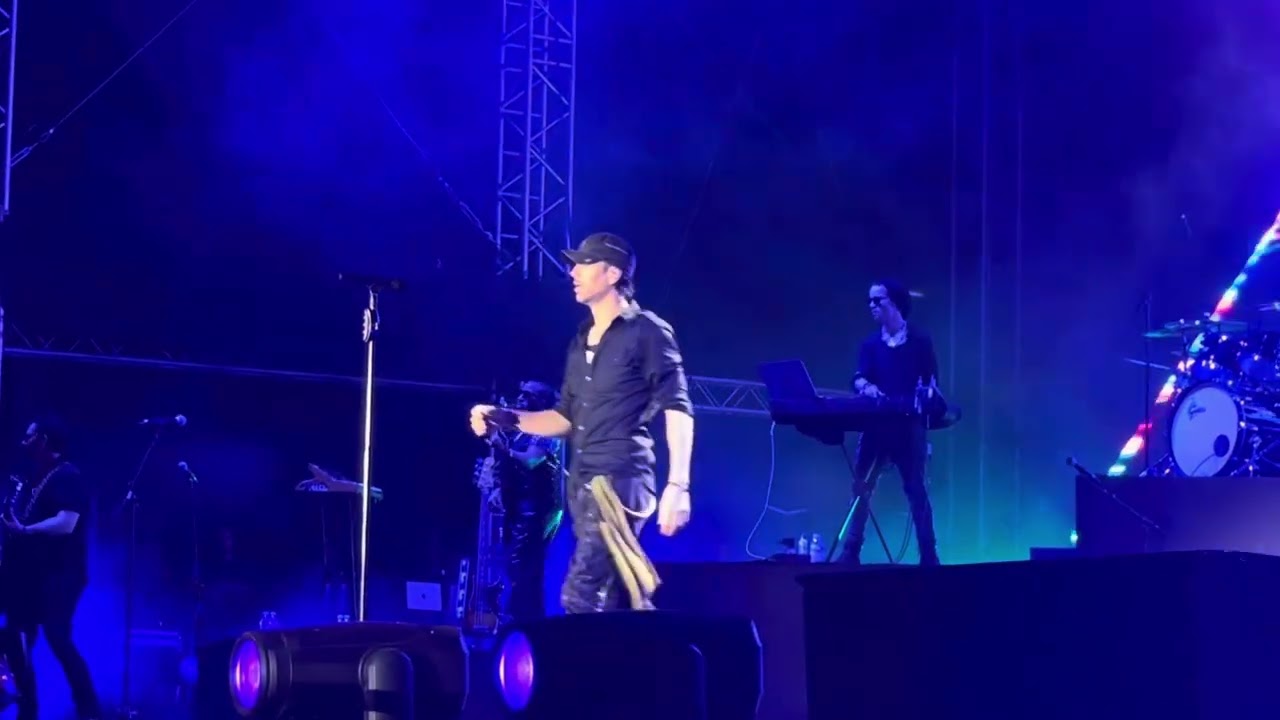 Enrique Iglesias Live in Mumbai 2025 | Unforgettable Night & Crazy Crowd Vibes