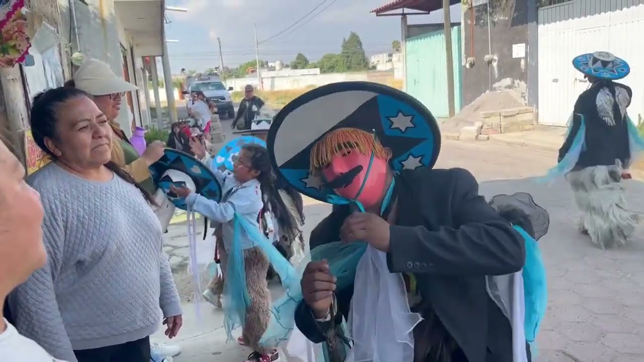 Chivarrudos del barrio de  Exquitla y camada de la comunidad de Xochicalco