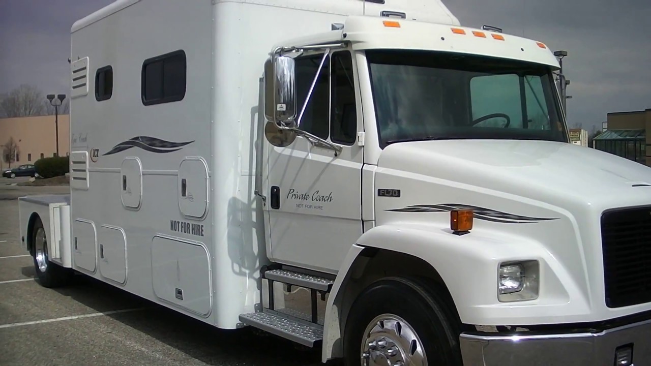 2000 Freightliner Epic FL70 tour