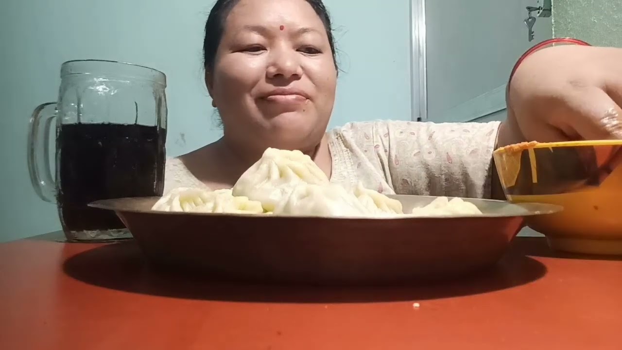 BIGGEST JUICIEST MOMO EVER😱BIG MOMO DUMPLING🥟WITH COCACOLA | MUKBANG | 