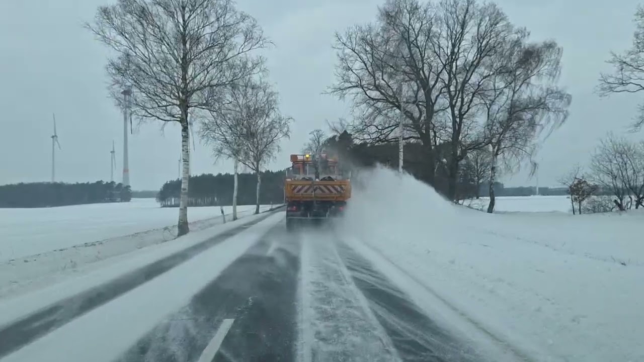 Schneeräumung Winter in Niedersachsen 2026