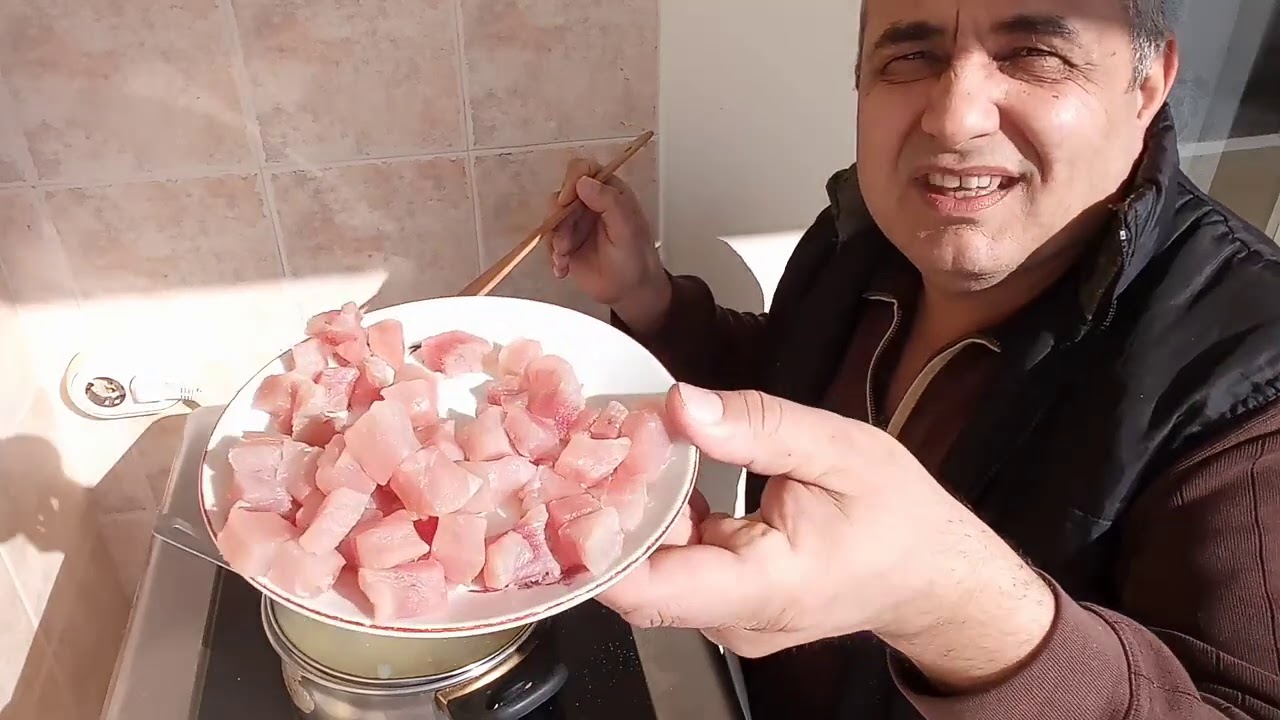 КАЧАМАК С КРАВЕ МАСЛО И СВИНСКО МЕСО БЕЗ ЧЕРВЕН ПИПЕР!