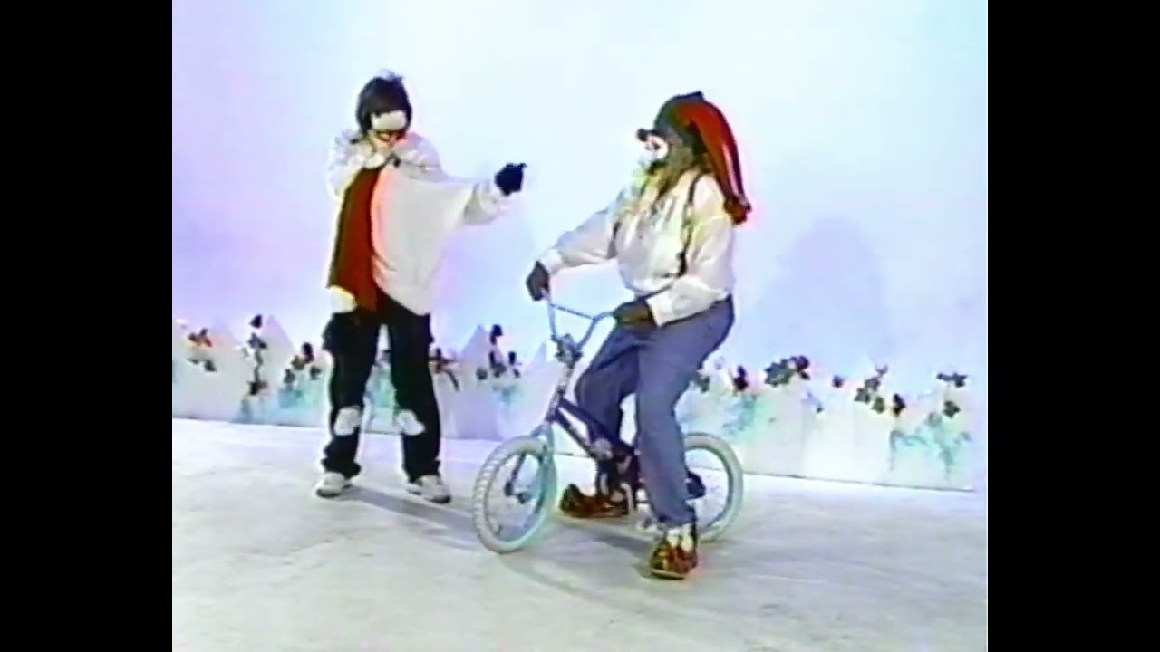 Miss Wednesday's Puppet House ( 2003 Brooklyn Public Access Puppet Show )