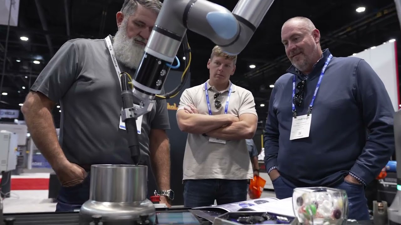 Cobot Cutter in Action | Plasma cutting at FABTECH 2025 with Hypertherm