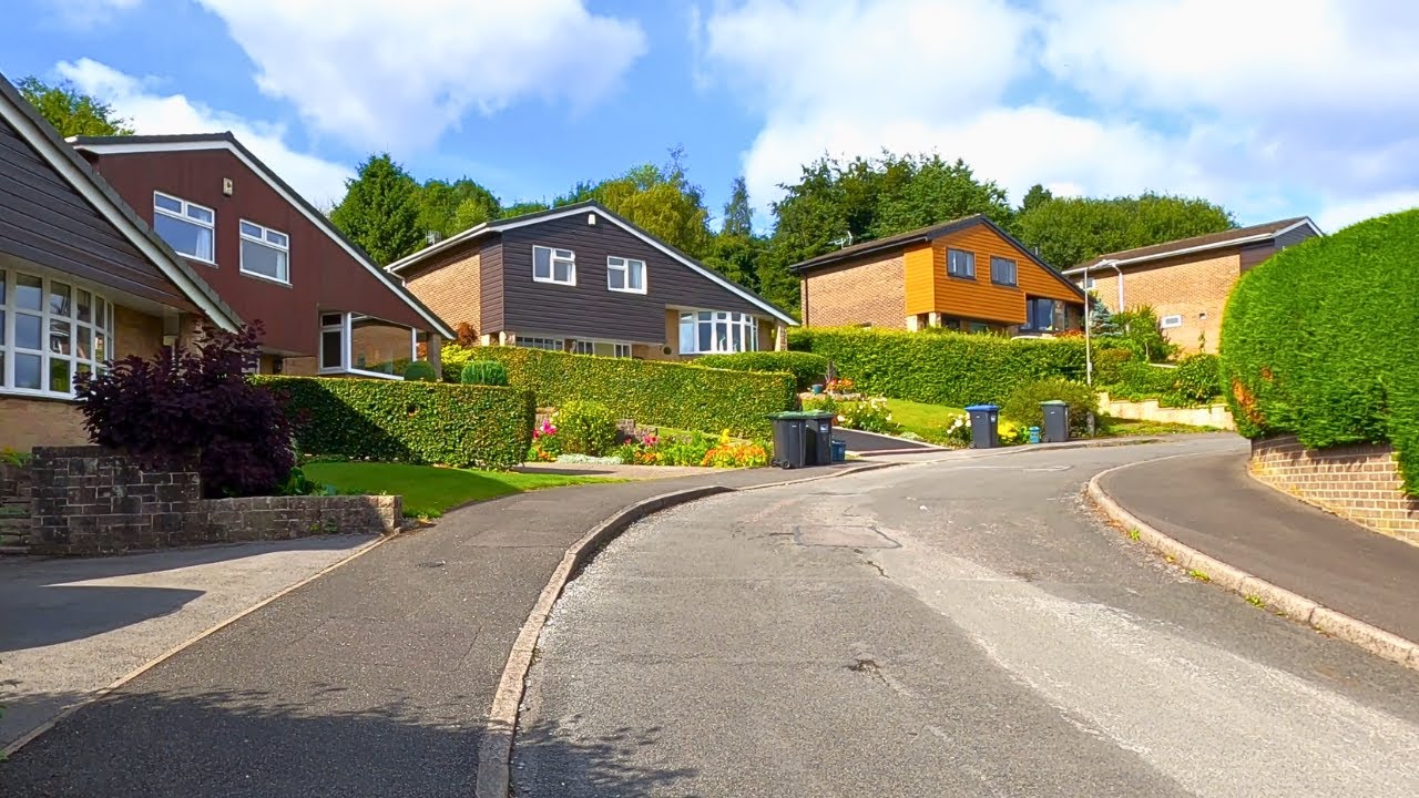 Starkholmes Village; A Peaceful Walk in the Peak District
