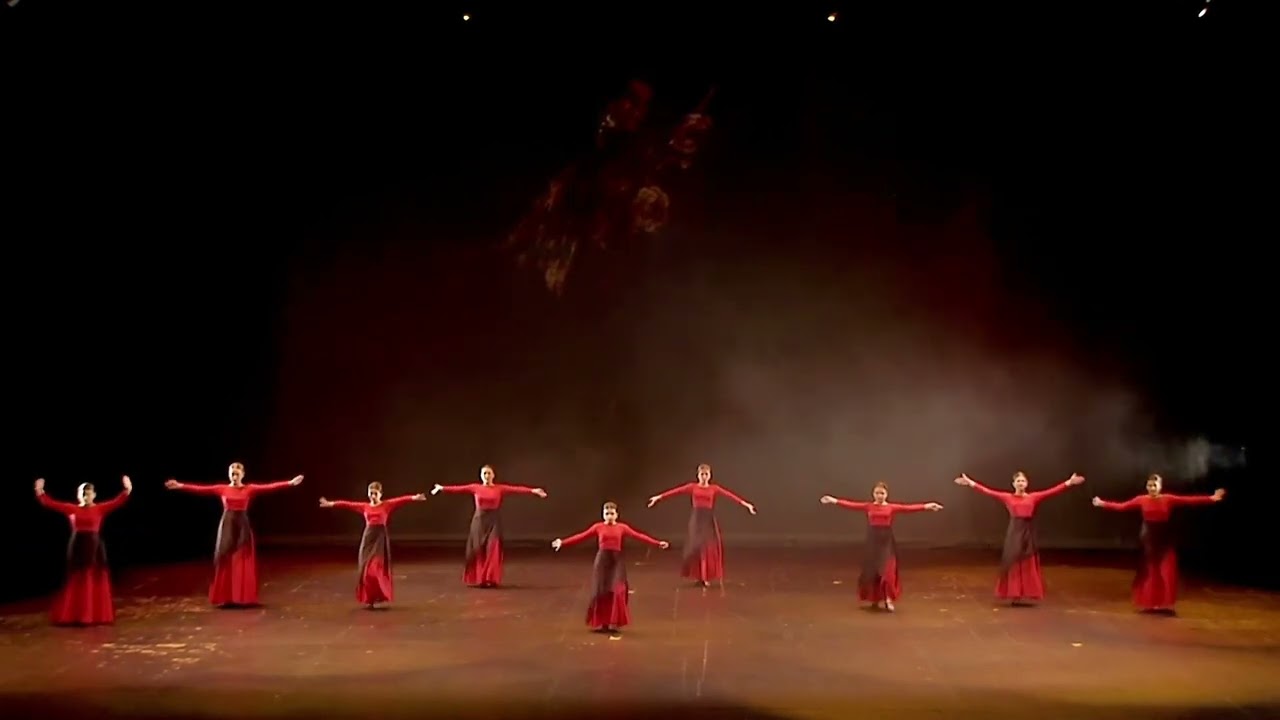 GALA 2019- MANTONES AL AIRE (Danza española y flamenco) DANZA 10