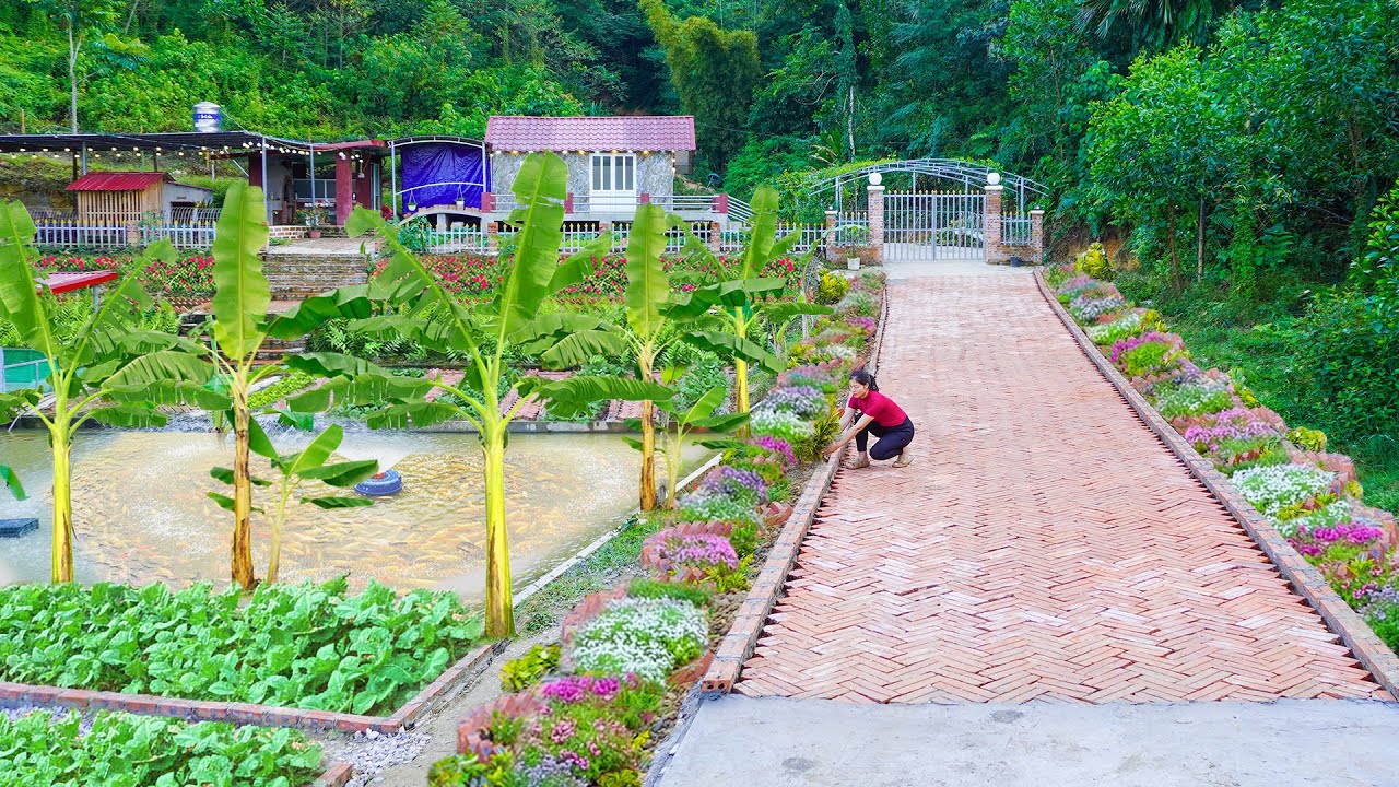 Building Many Semi-circular Flower Beds - Planting Flowers Along Both Sides of The Brick Road