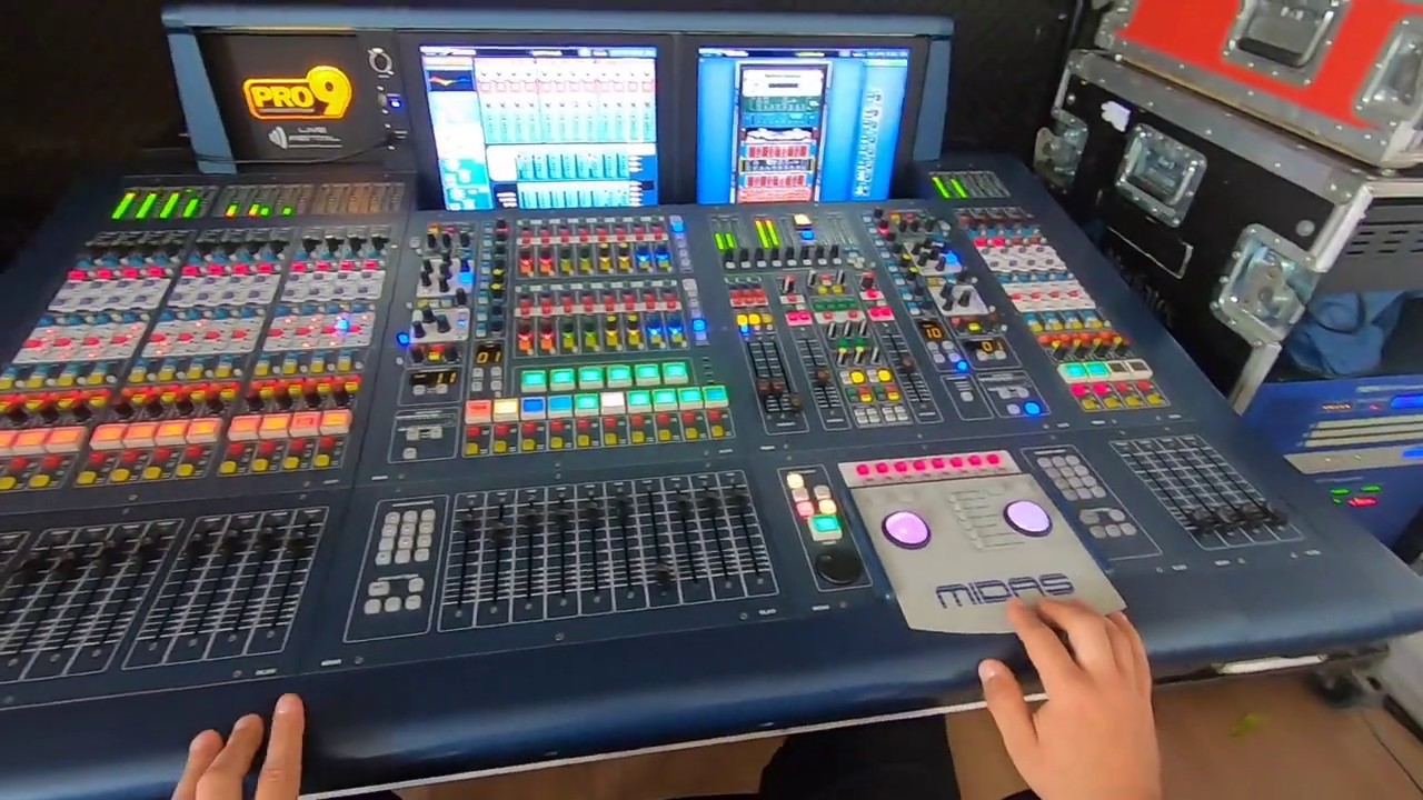 Mixing on Midas Pro9 // Louis Cressy Band - Good Time