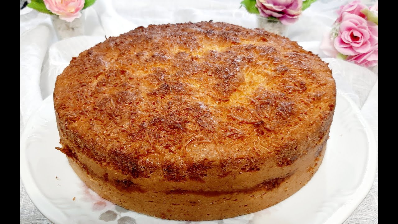 Кокосовый пирог с хрустящей корочкой и начинкой.