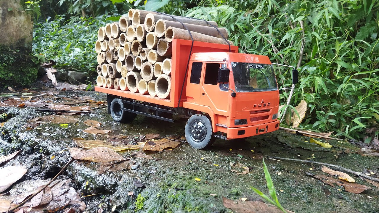 Truk rc muat kayu sangat kuat
