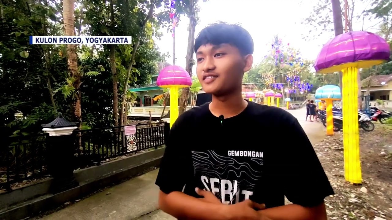WARGA GEMBONGAN KULON PROGO HIAS MASJID DENGAN TEMA METAMORFOSIS