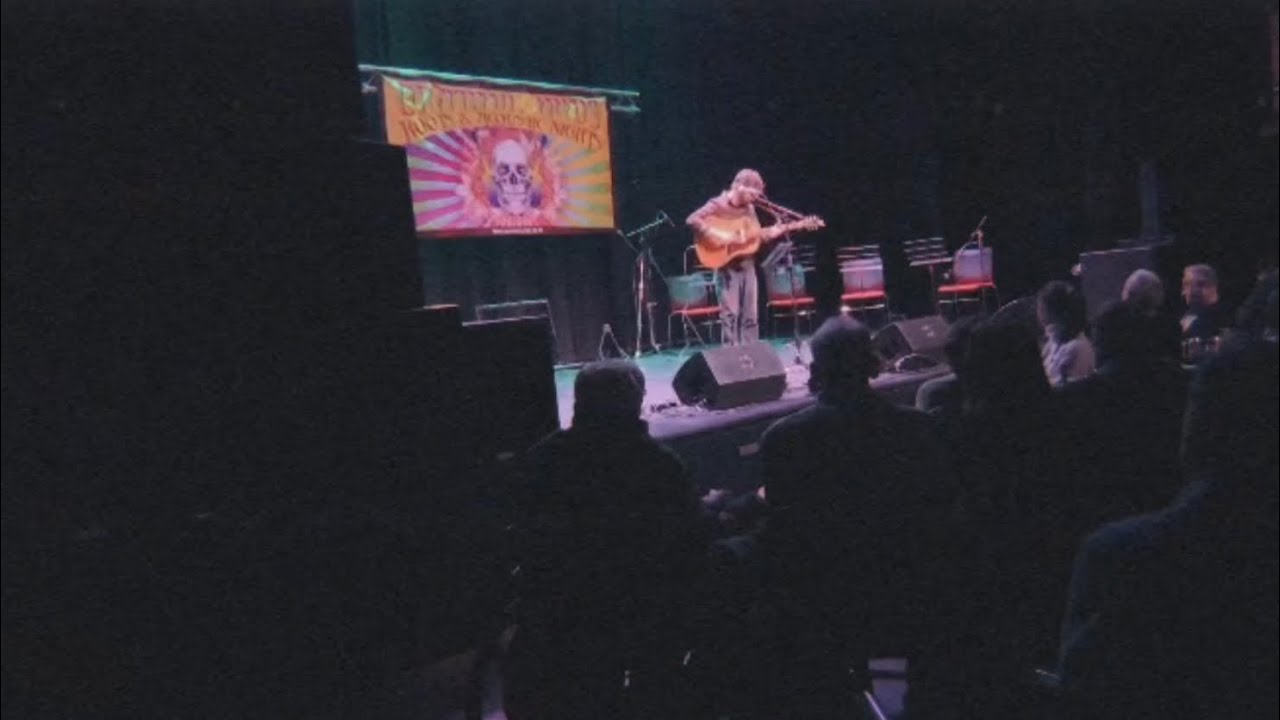Ois&iacute;n Hassan - Hanging On Wire (Live at The Atkinson Theatre)