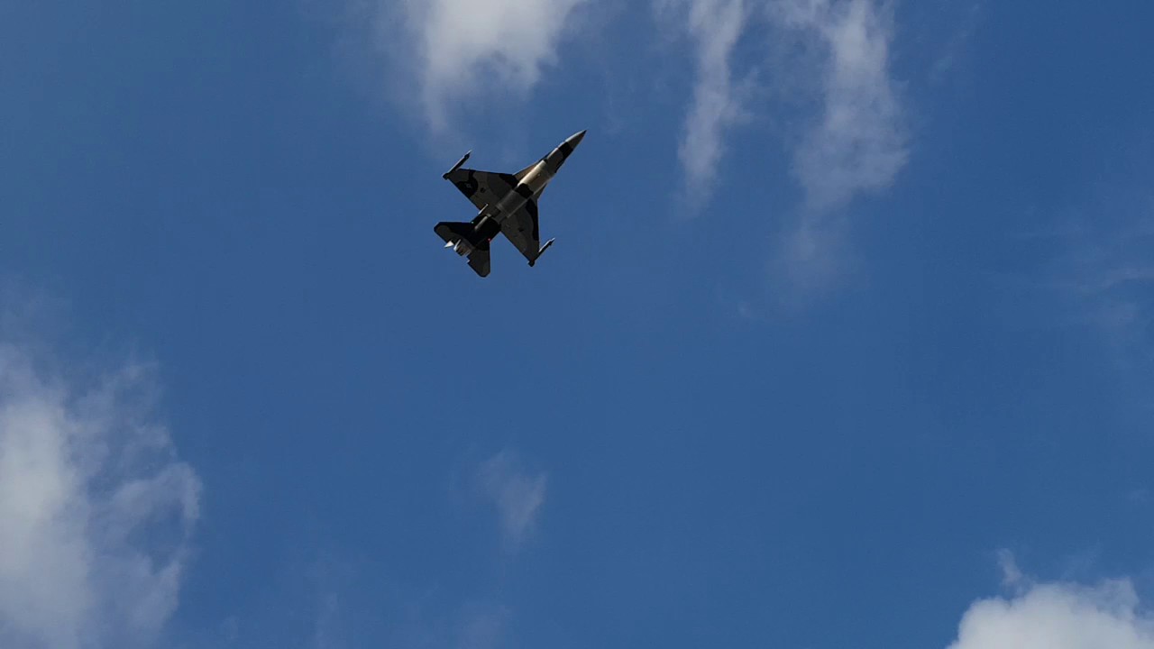 Siang's HSD F16 roar they sky