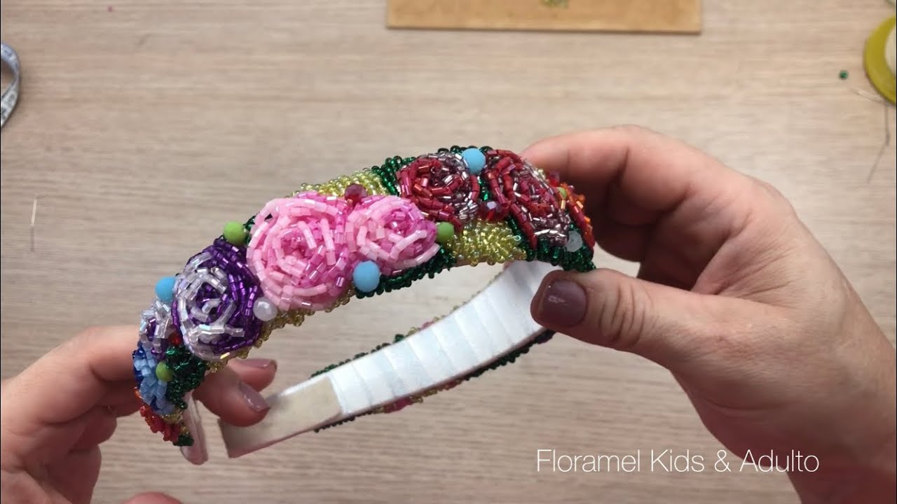 Tiara bordada com flores 2/3