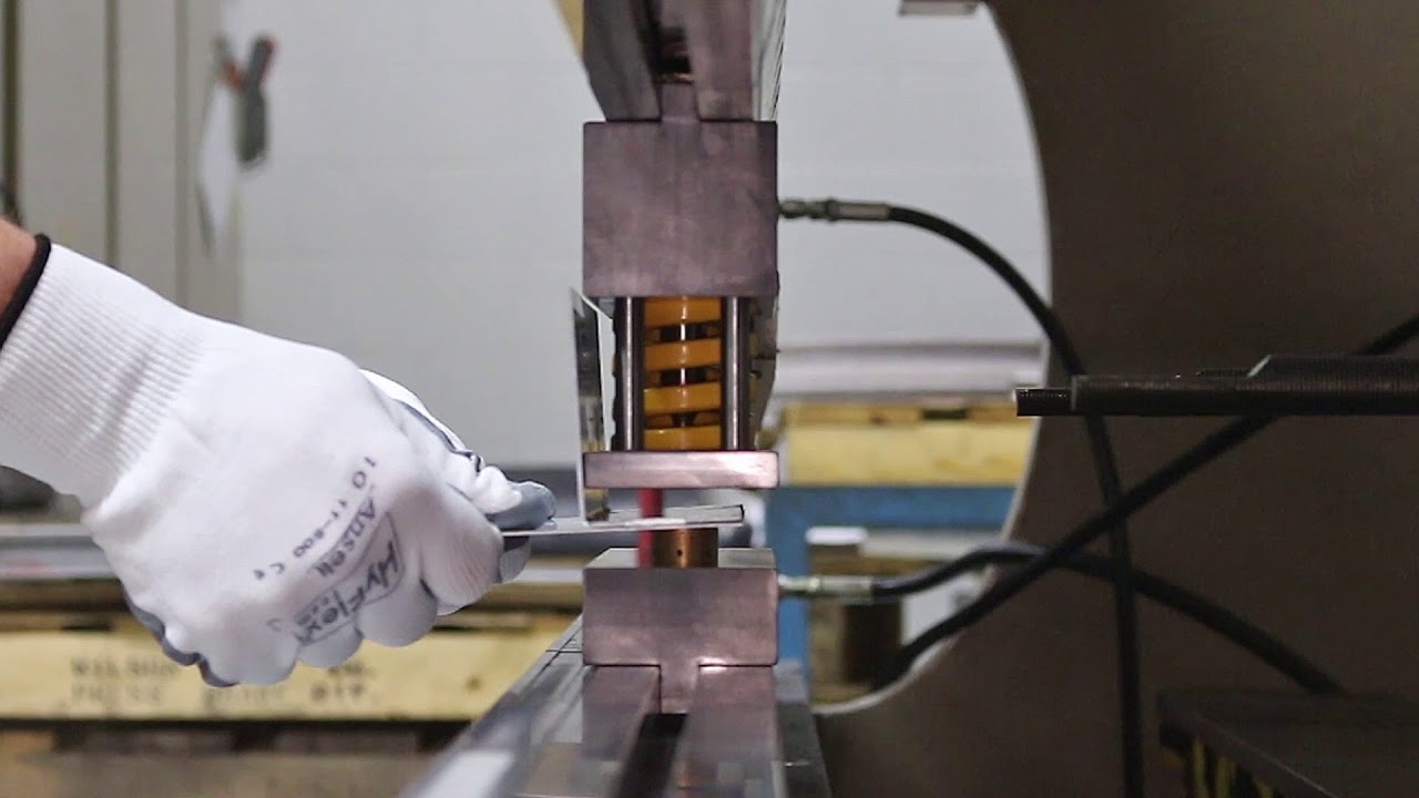 Half Shear in the Press Brake to Fasten Parts Application