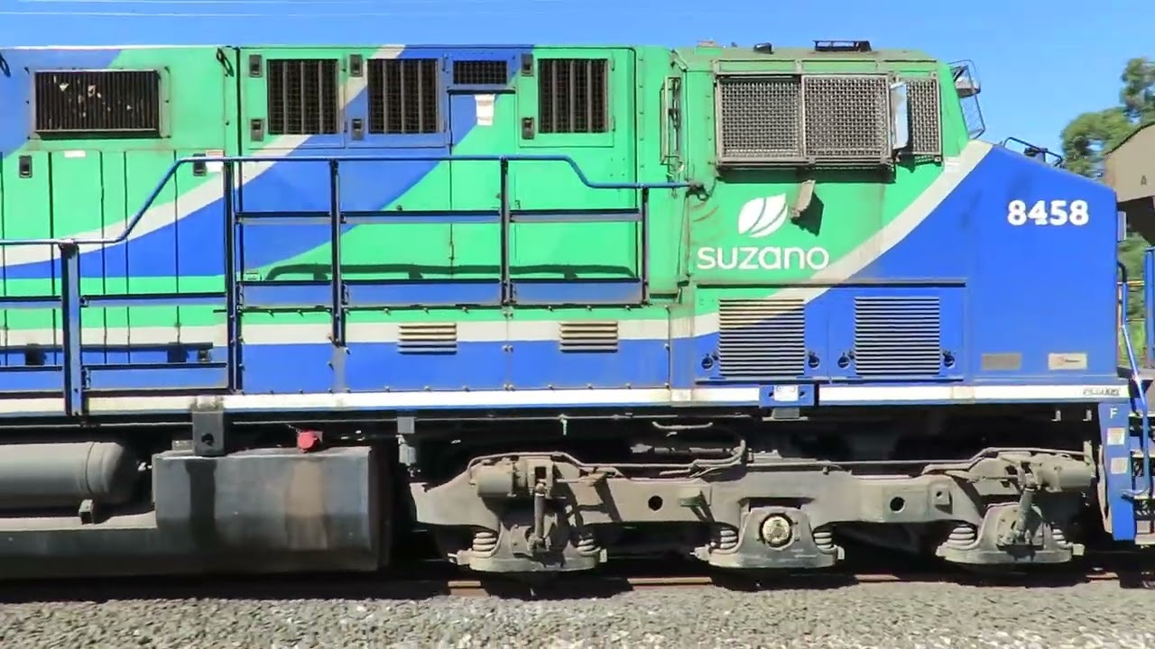 Grande trem da Rumo com Dupla de AC44i e dupla de ES44ACi em Itu