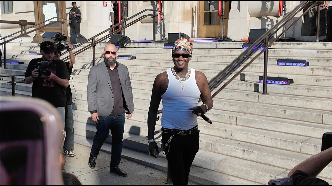 Young Thug Performs in ATLANTA for FREE!