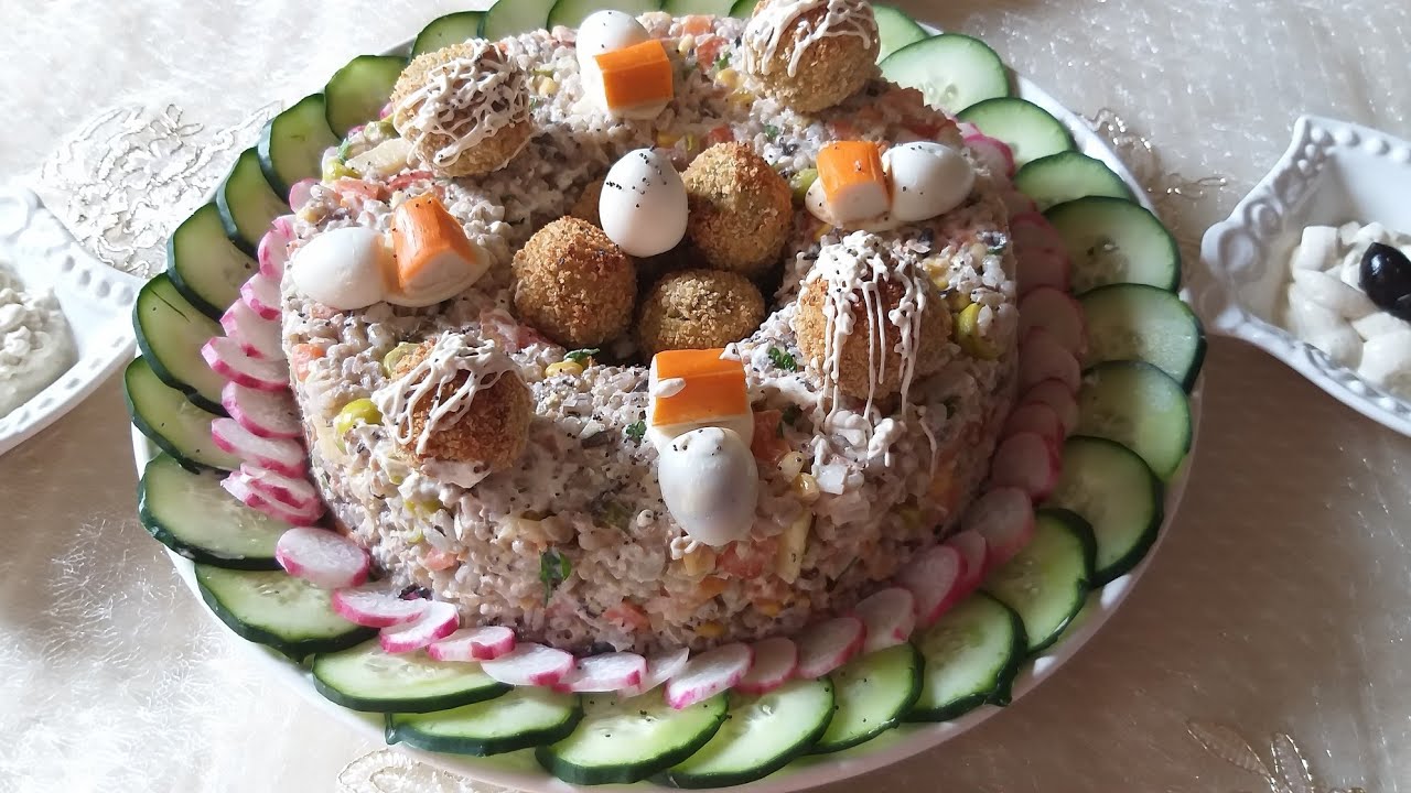 سلطة  راقية متميزة بالخضر 👍 ب 2دراهم قمح أو شعير بديل (إبلي-Ebly) مع الكرات الدجاج والبطاطس 👍