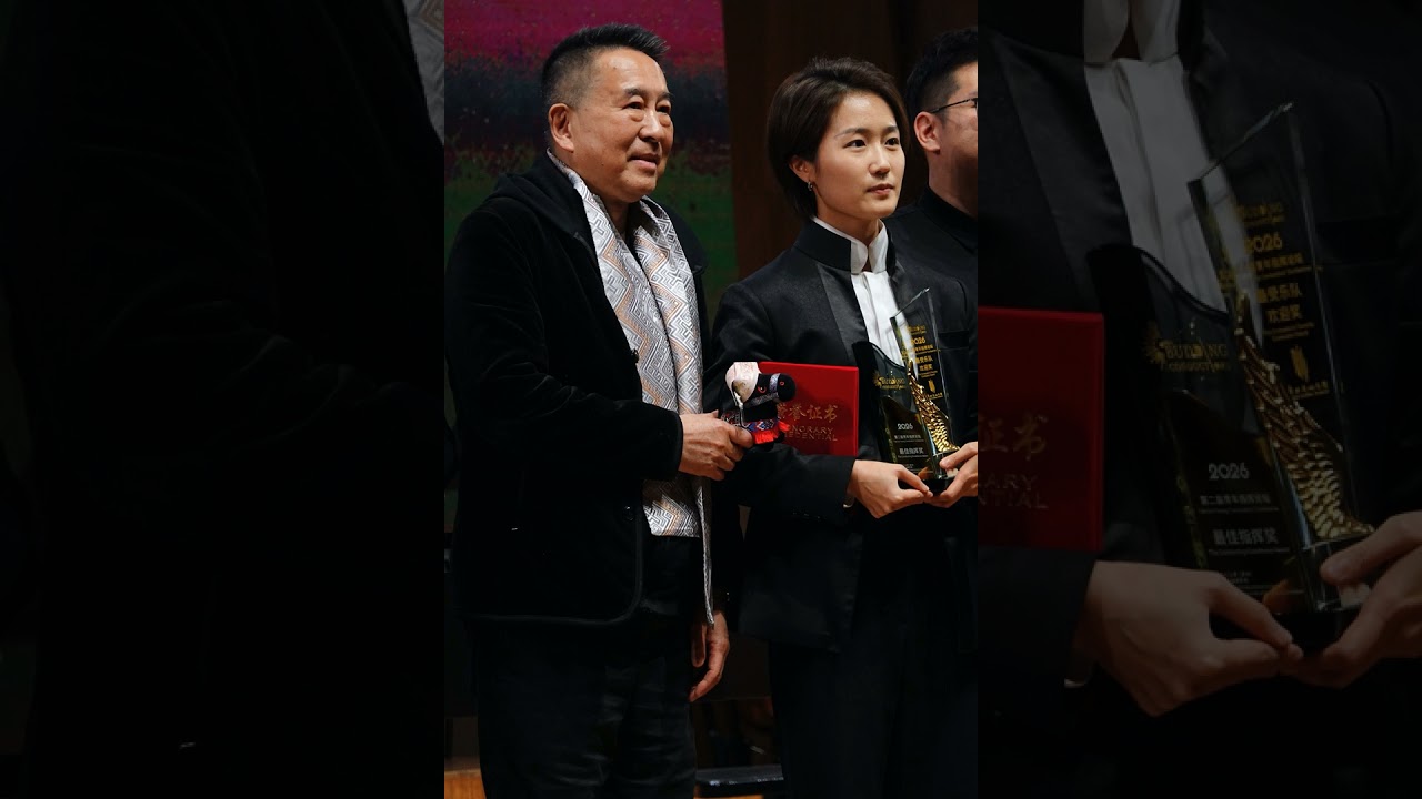 Girl Sweeps Awards at China's Conducting Forum