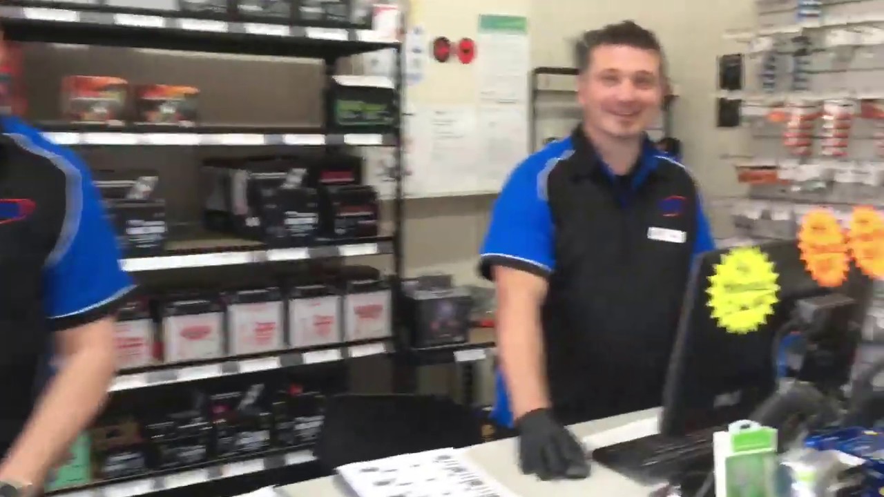 MEET THE BATTERY MAN! Travis & Dario