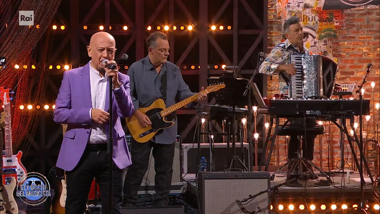 Enrico Ruggeri canta 