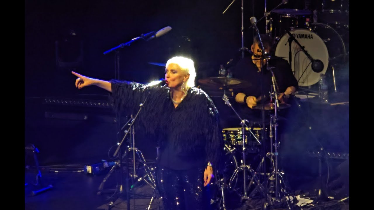 Anja Huwe (Xmal Deutschland) - Polarlicht (Live @ The London Palladium, October 2025) - 4k
