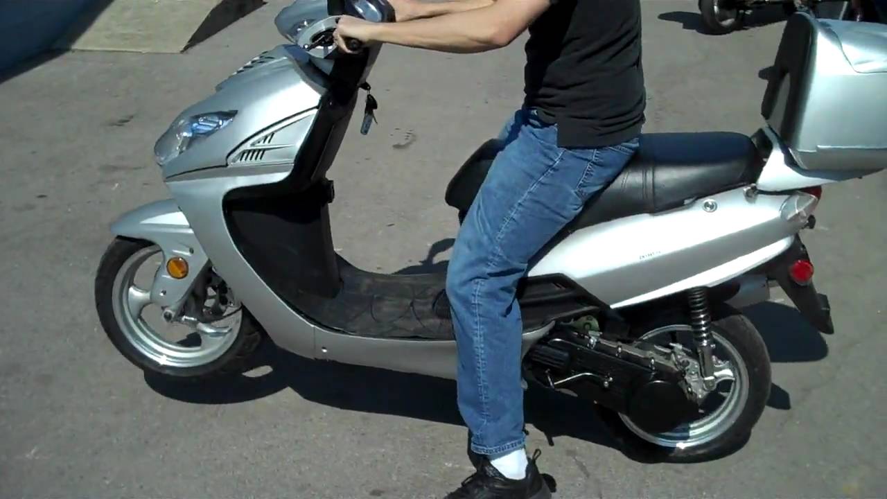 150cc Scooter by Taizhou Zhongneng Motorcycle Company; Lot 361