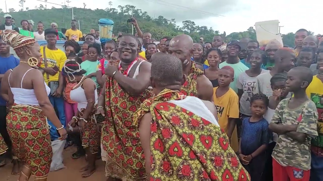 Morris King bayeking live in Gbeh Karnplay,  Nimba  County Liberia. please subscribe,