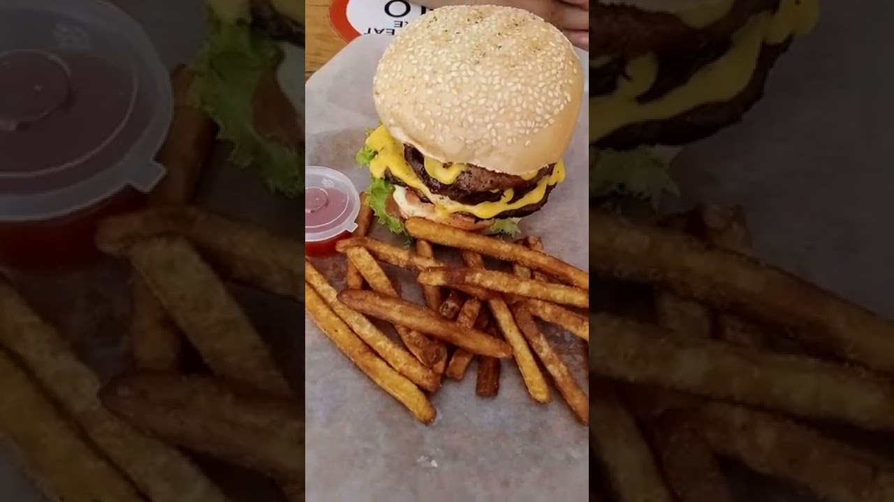 Triple burger| Ced waiting 