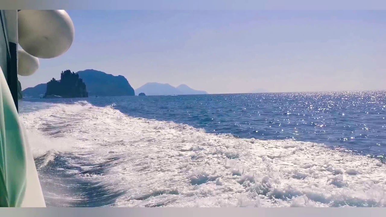 Volcano Stromboli explodes - July 3rd 2019 - Fantastic Footage