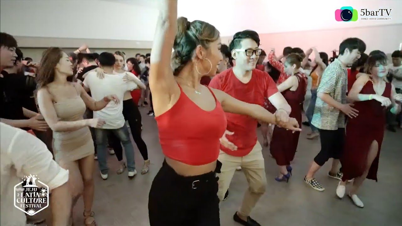 Klui(끌루이) & Chloe Bachata social @ 2019 Jeju Latin Culture Festival (5barTV)