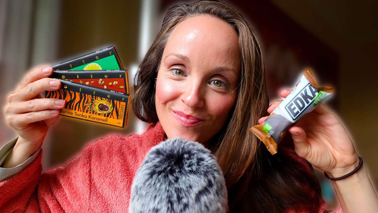 ASMR ON MY WINDOWSILL🧡🍫🍪MY FAVORITE CANDY BAR, CHOCOLATE & COOKIES AT THE MOMENT (VEGAN) | WHISPERED