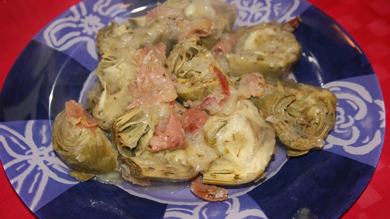 Alcachofas guisadas con jamón. (Cuisine Companion)