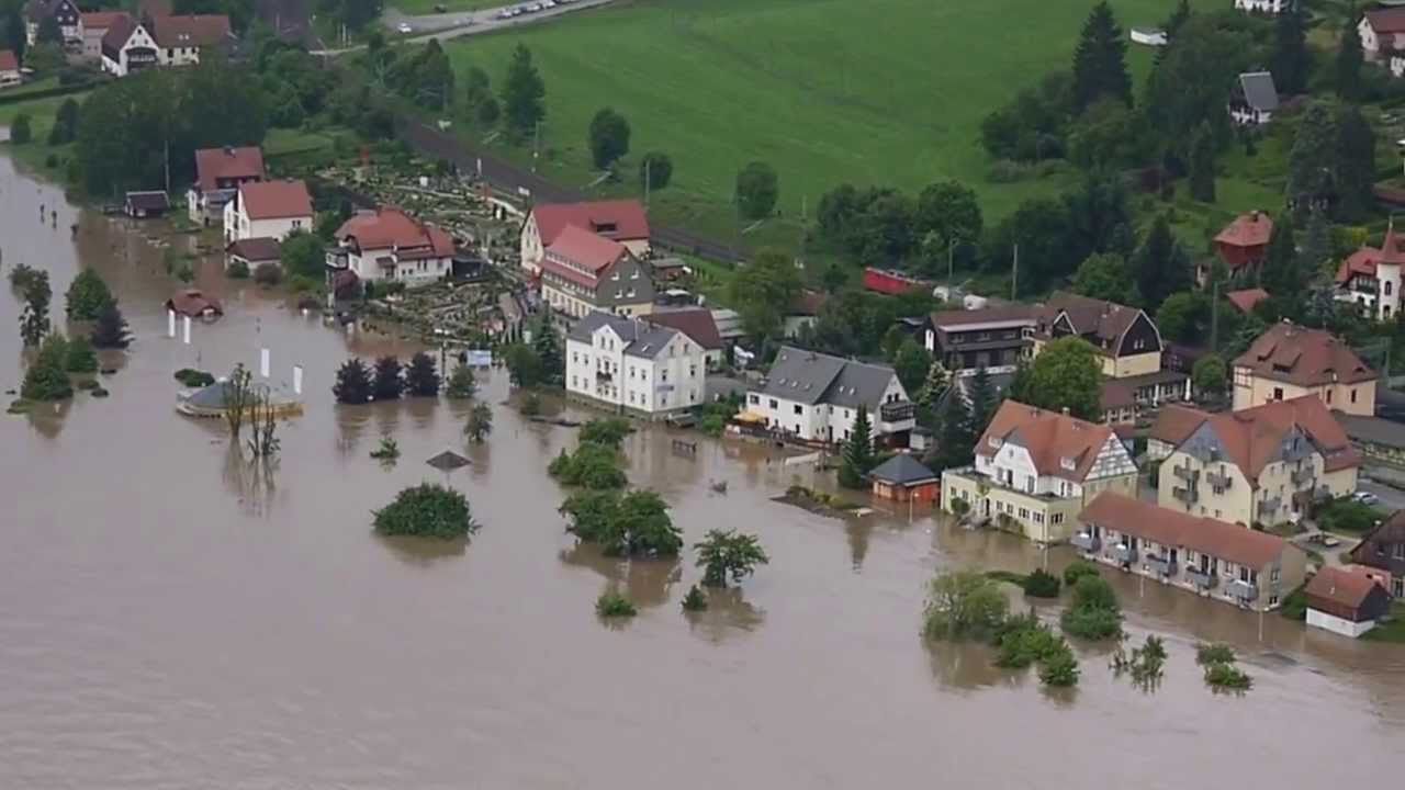 Elbeflut im Elbsandsteingebirge ( Sächsische Schweiz )