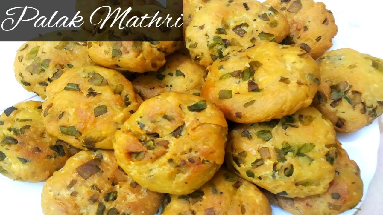 Palak Mathri recipe|हलवाई जैसी खस्ता मठरी बनाने का सबसे आसान तरीका|palak namakpara by IndianFoodies