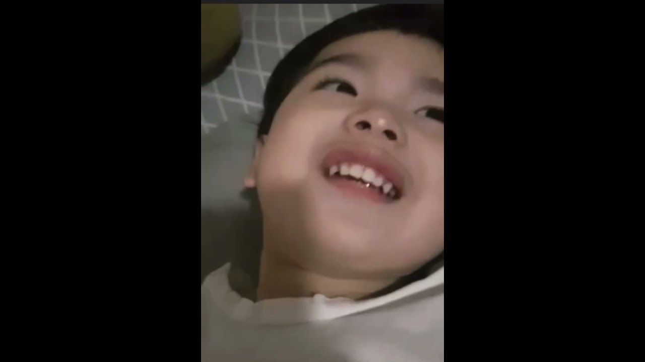 3 YR OLD COUNTING NUMBERS 1-10 IN 8 DIFFERENT LANGUAGES