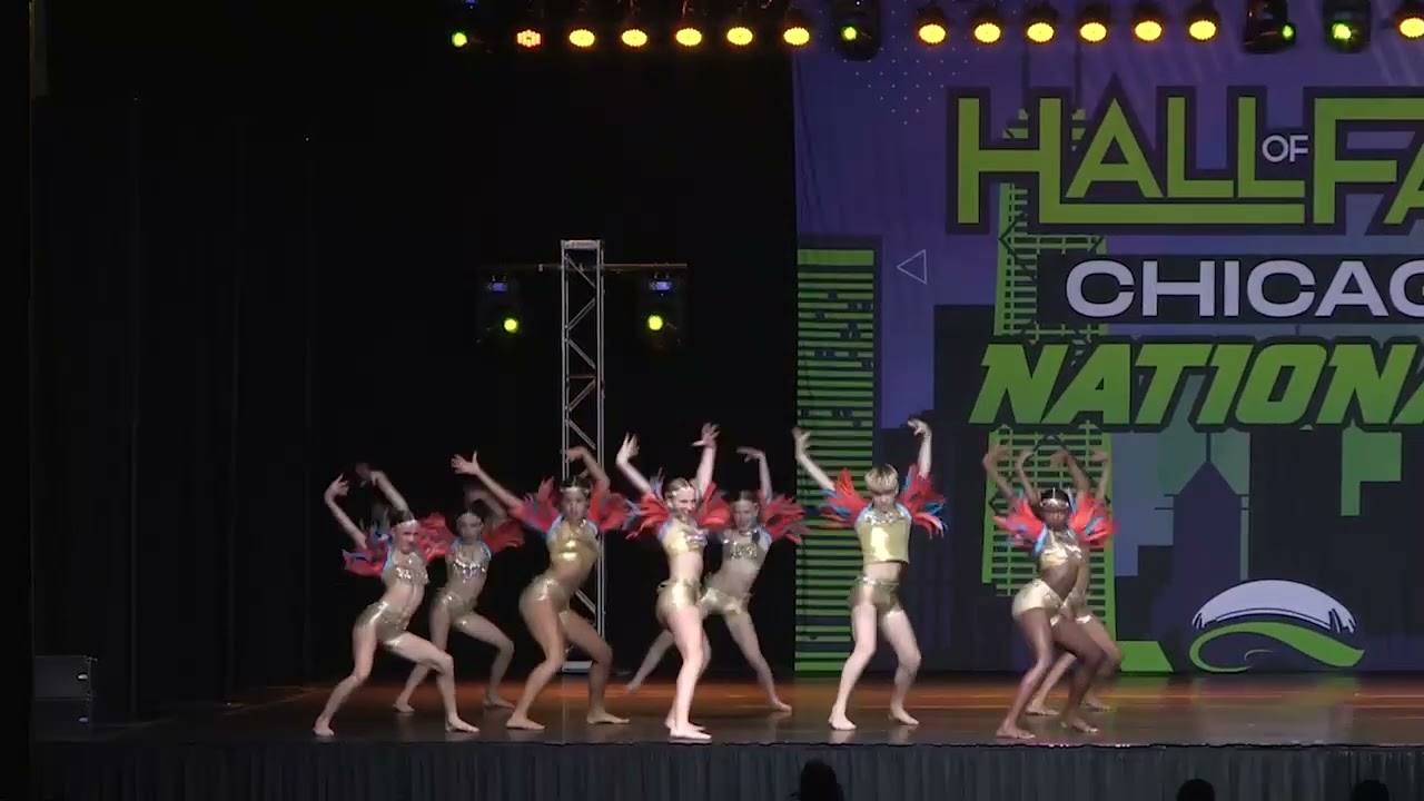 Center Stage Dance Studio - Bola (World Series)