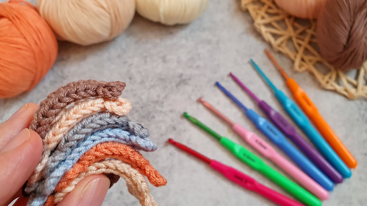 Wow! The best idea using leftover yarn! Watch and crochet. Free crochet pattern.