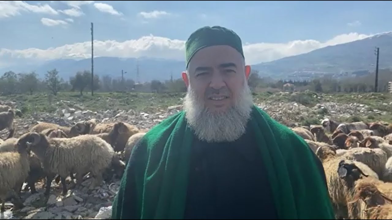 قال رَسُولُ الله ﷺ: اتَّخِذُوا الغَنَم فإنَّ فيها بَرَكة