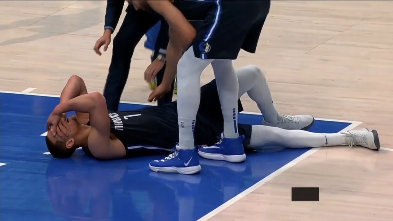 Dwight Powell Suffers Apparent Achilles Injury vs. Clippers