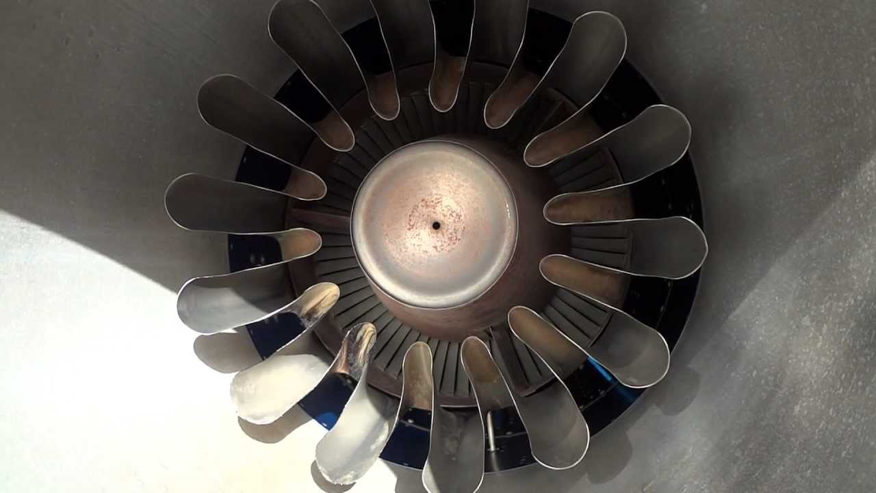 Another view of a CJ2+ Engine start. Otro encendido de un CJ2+.