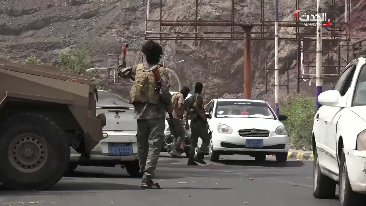 الانتقالي يدفع بتعزيزات عسكرية من الضالع ولحج إلى عدن