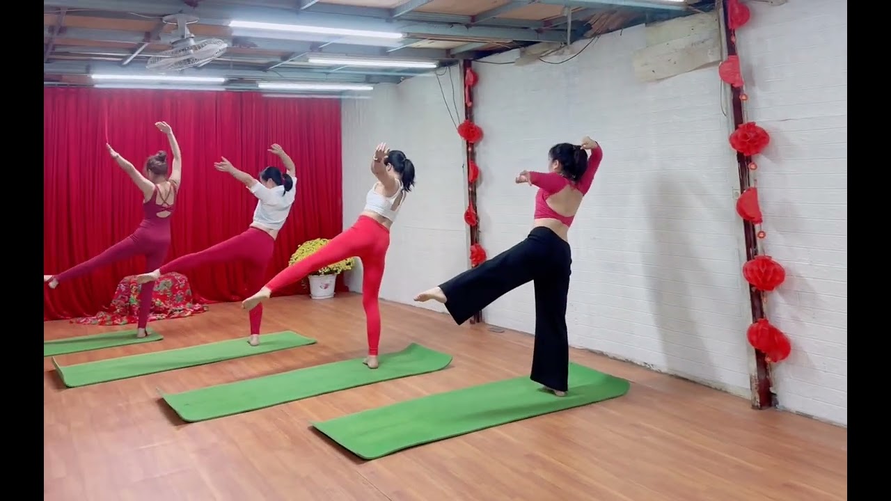 Flow ca khúc “ Tết Ổn Rồi “