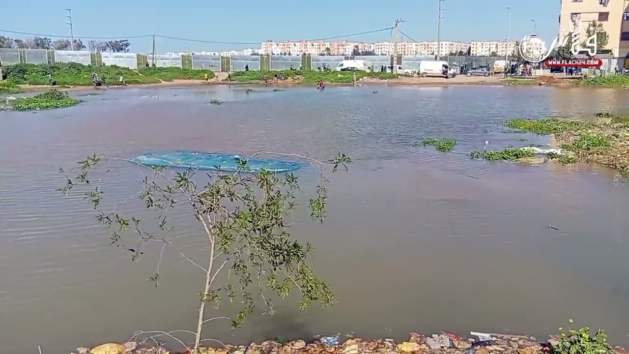 الماء فاض بمنطقة الرحمة بسباب قادوس 