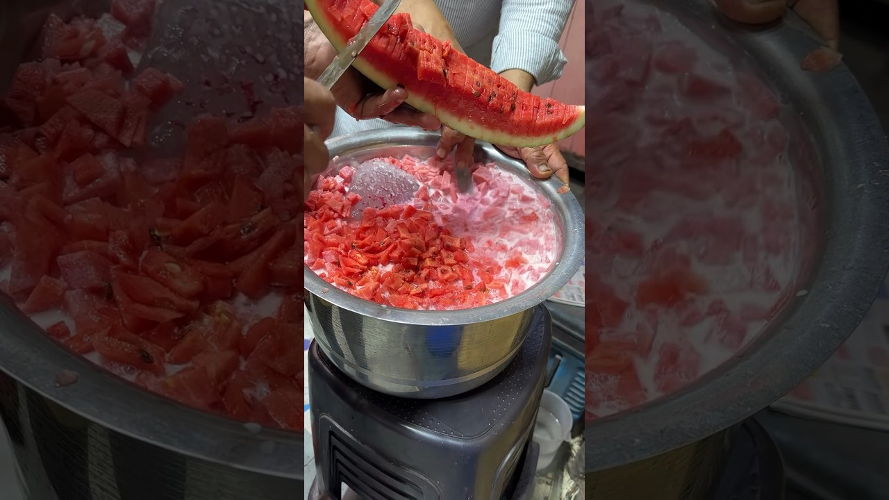 Ramzan Special Sweets in Rs 200 at Jama Masjid, Old Delhi | Mohabbat ka Sharbat, Shahi Tukda #shorts