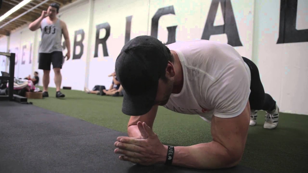 Bradley Martyn | Quick Ab routine