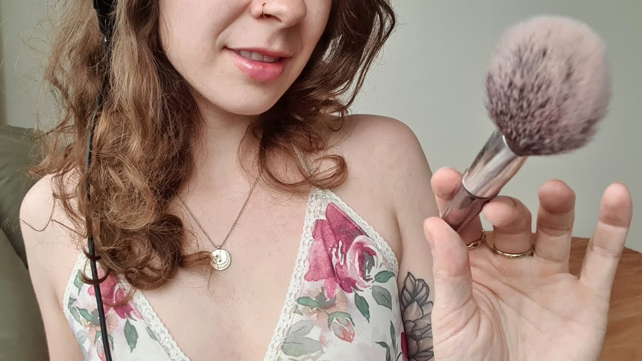 ASMR on Myself ✨ Skin Scratching, Brushing, Collarbone Tapping & Glove Sounds