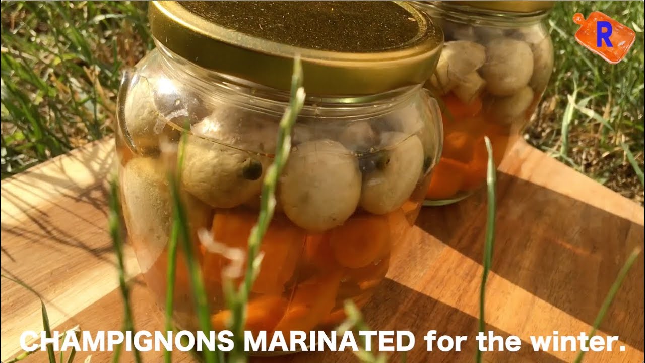 CHAMPIGNONS MARINATED for the winter.