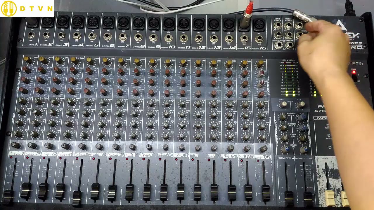 S248 mixer peavey