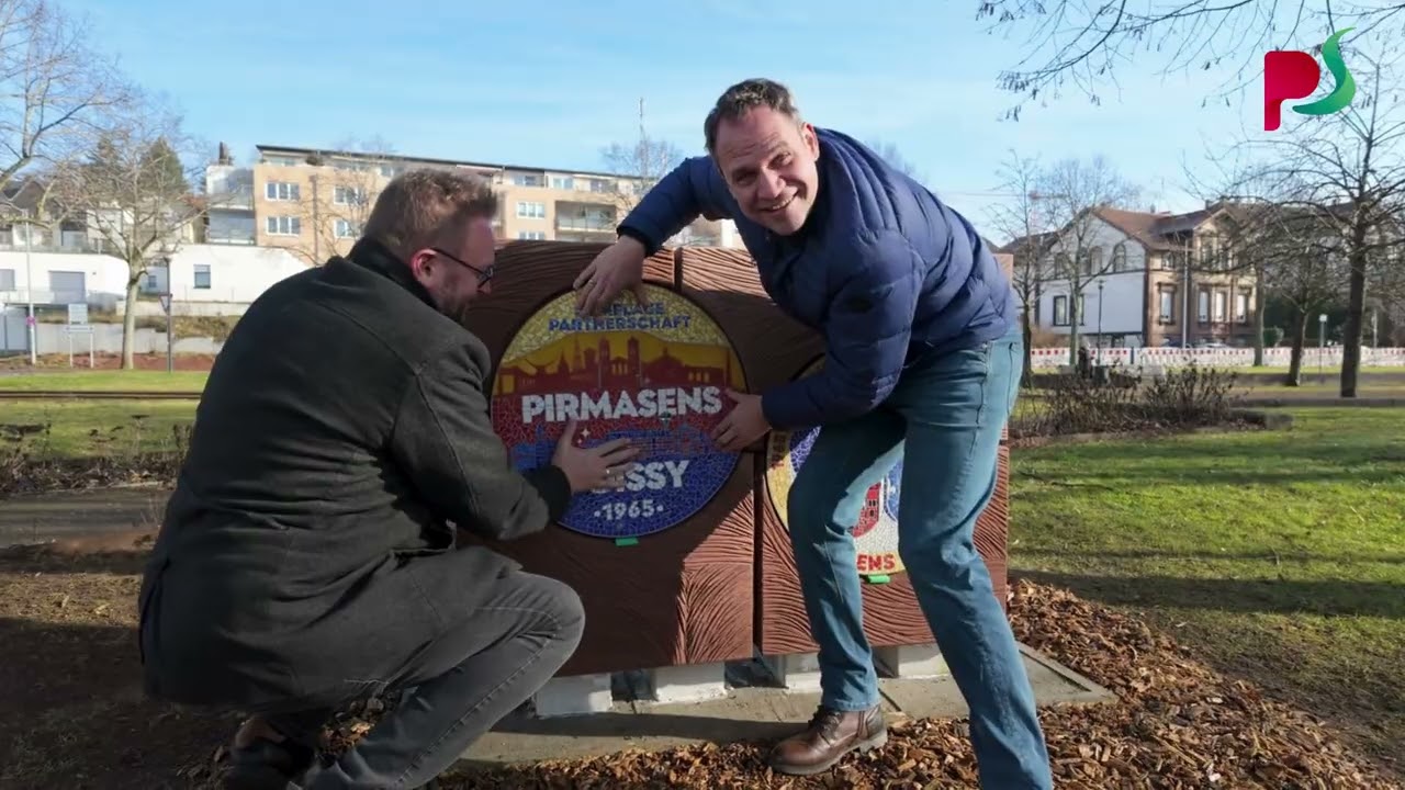 Mosaikmünzen aus Poissy am Bahnhof Pirmasens installiert